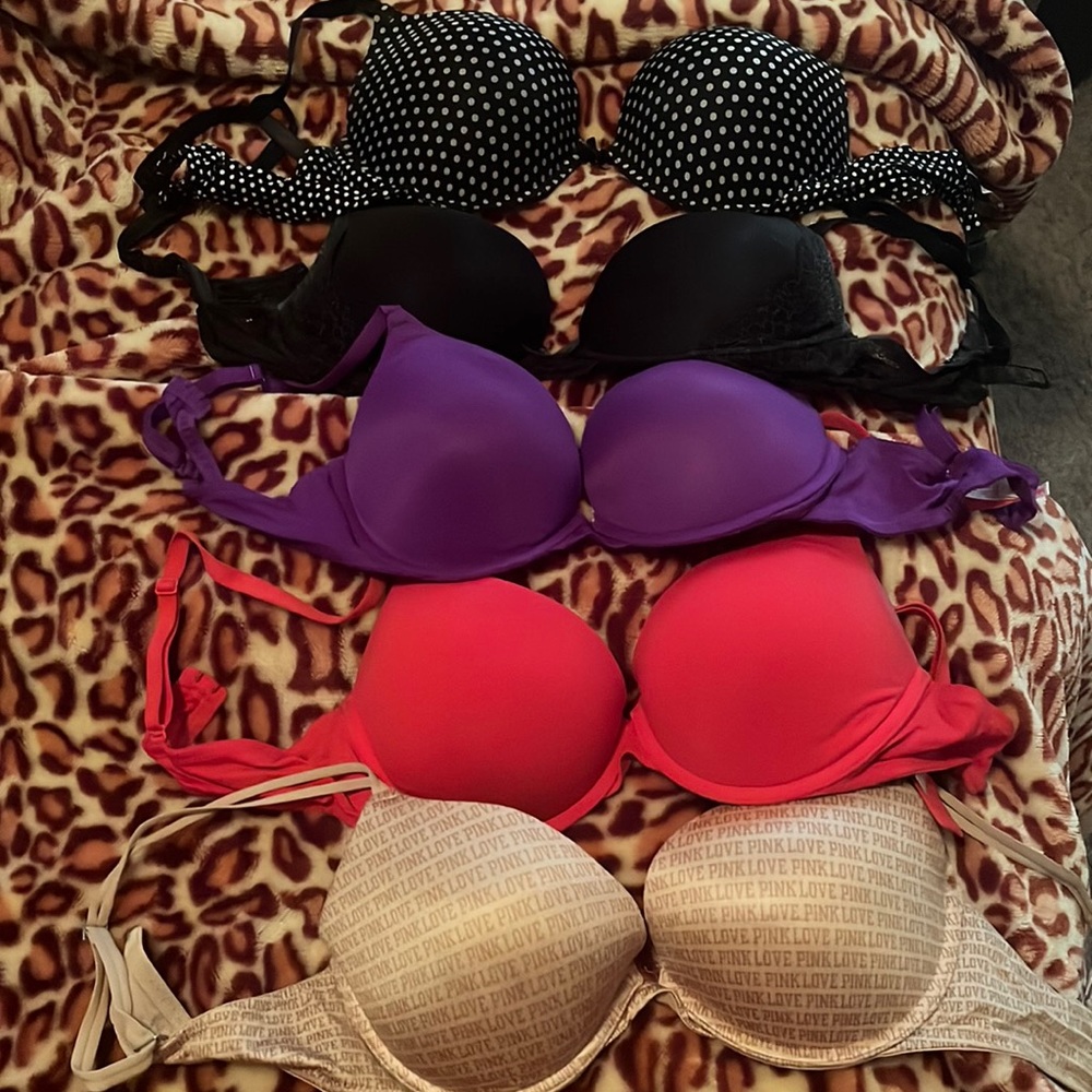 5 wired bras with straps & 3 strapless wired bras